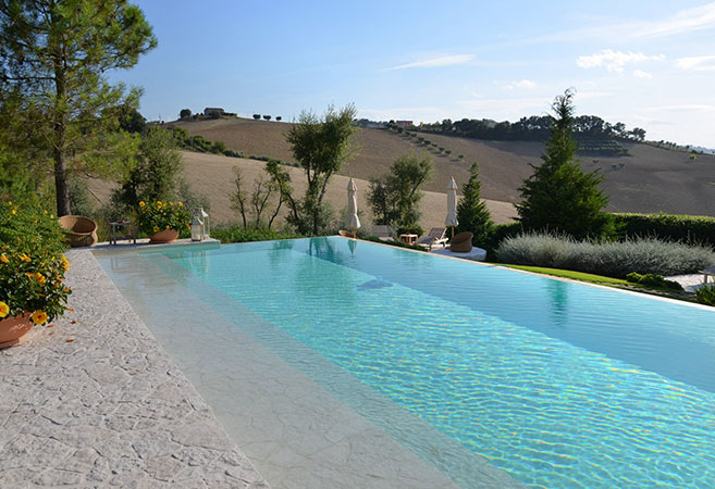 Piscina a Sfioro Infinito